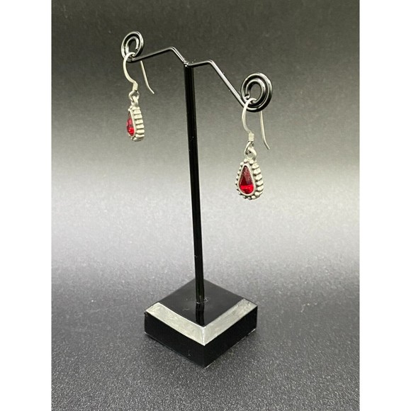 Silver Tone and Red Faceted Glass Earrings VINTAGE - Picture 3 of 5